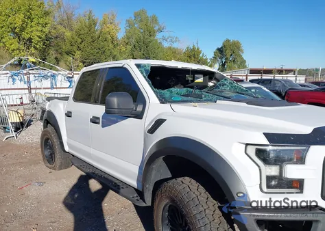 2017 Ford F-150 Raptor z USA, uszkodzony, nr VIN 1FTFW1RG0HFA66524
